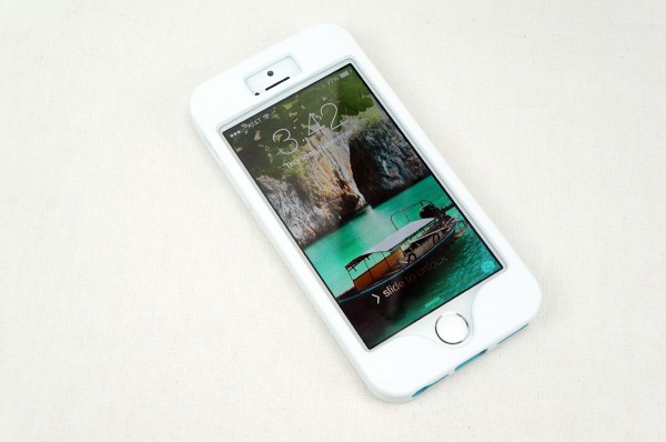 iLuv Aurora Illusion & Flightfit Gaudi iPhone 5/5s Cases