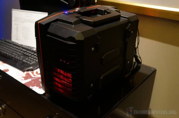 CyberPower Fang Battle Box
