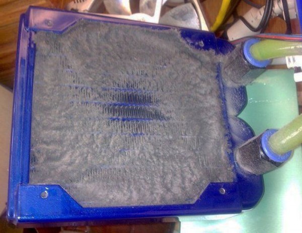 the_disgusting_things_found_inside_pcs_21