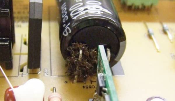 the_disgusting_things_found_inside_pcs_31