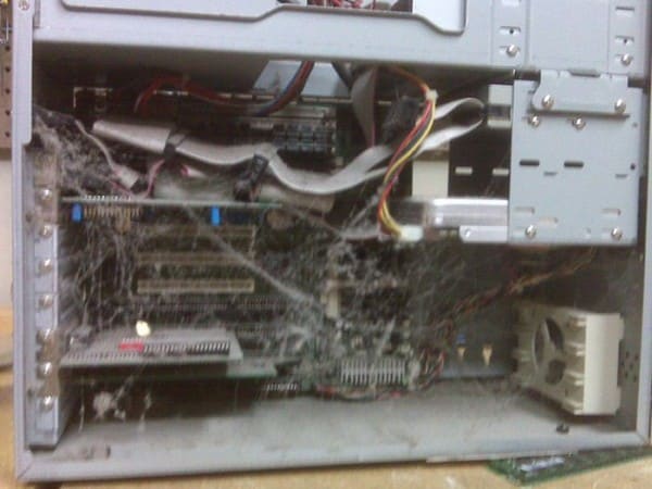 the_disgusting_things_found_inside_pcs_34