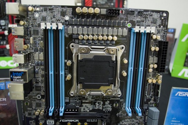 ASRock X99 Extreme4