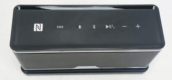 LUXA2 GroovyW Bluetooth Speaker & Wireless Charging Station