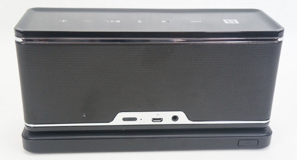 LUXA2 GroovyW Bluetooth Speaker & Wireless Charging Station