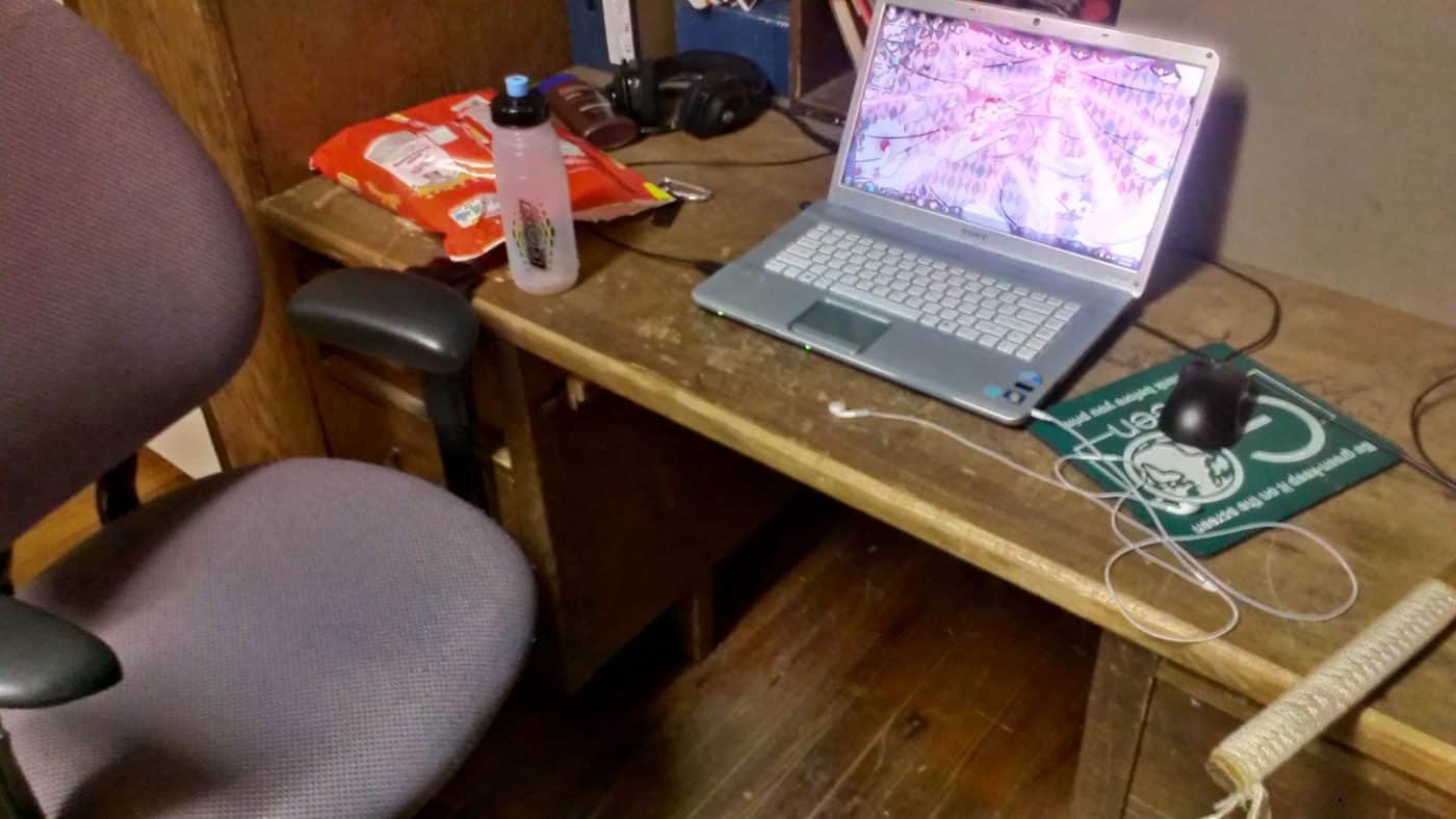 20 of the Worst PC Setups - August 2014 | ThinkComputers.org