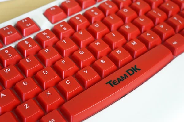 Tt eSPORTS Team DK Edition Knucker Gaming Keyboard