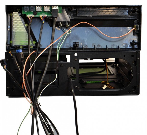 AZZA Z CSAZ-103 Front of case internals