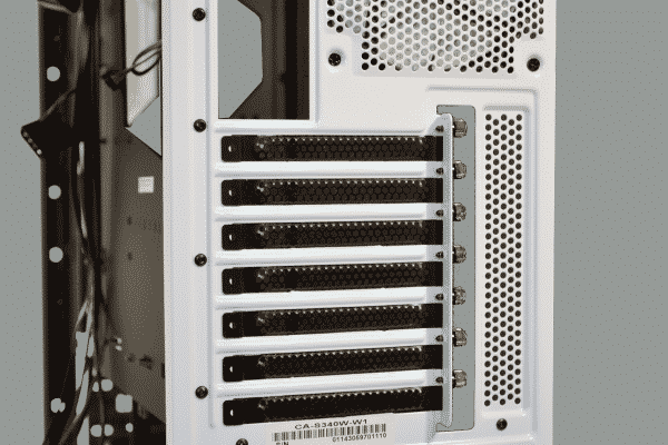 Vented PCI Slots with thumb screws
