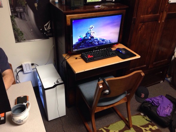 20 of the Worst PC Setups - October 2014