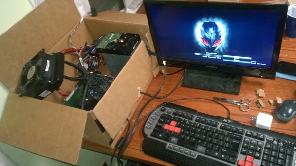 20 of the Worst PC Setups - October 2014
