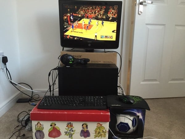 20 of the Worst PC Setups - October 2014