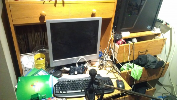 20 of the Worst PC Setups - October 2014