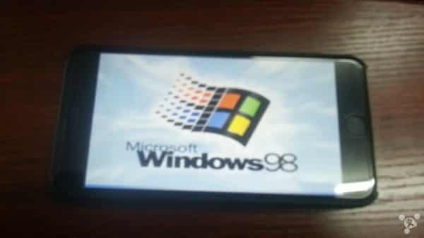 Apple iPhone 6 Plus Running Windows 98
