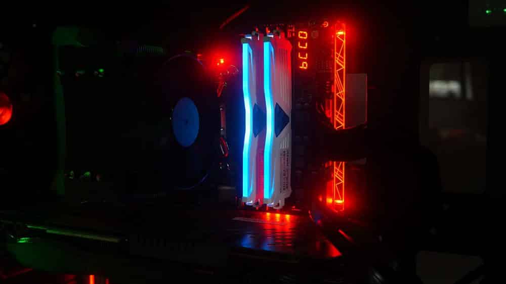 GeIL Super Luce DDR4-3000 16GB Memory Kit