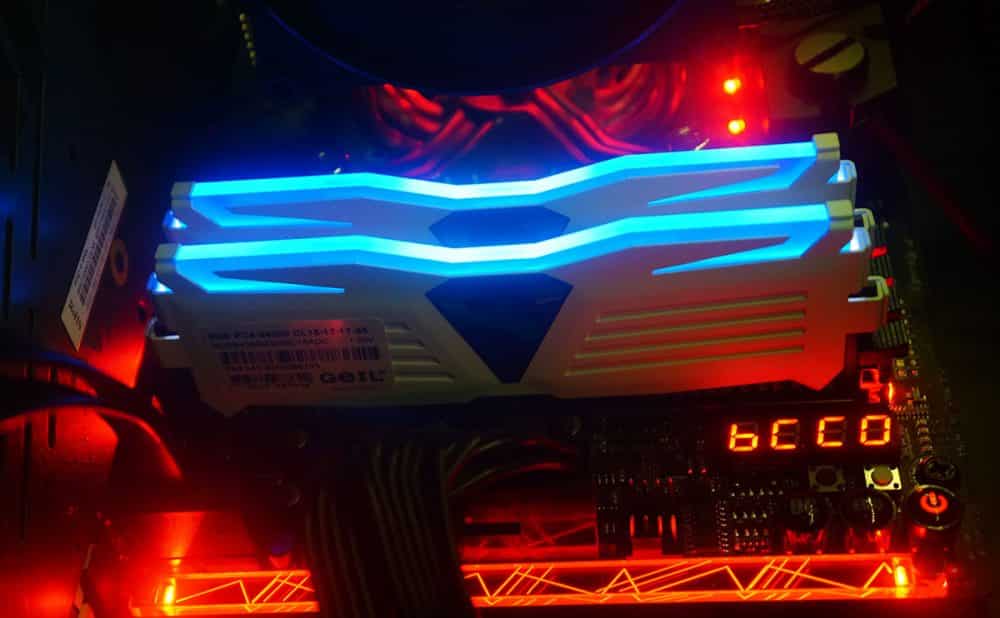GeIL Super Luce DDR4-3000 16GB Memory Kit
