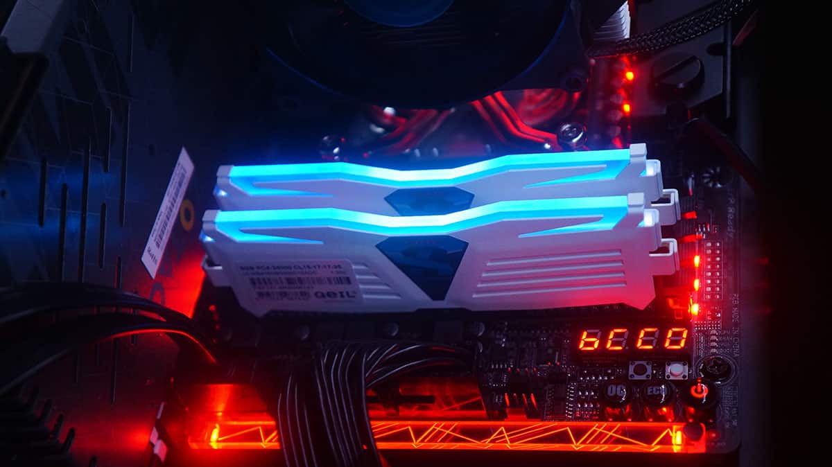 GeIL Super Luce DDR4-3000 16GB Memory Kit
