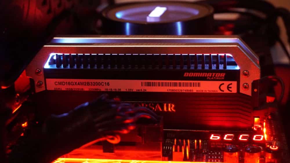 Corsair Dominator Platinum DDR4-3200 16GB Memory Kit