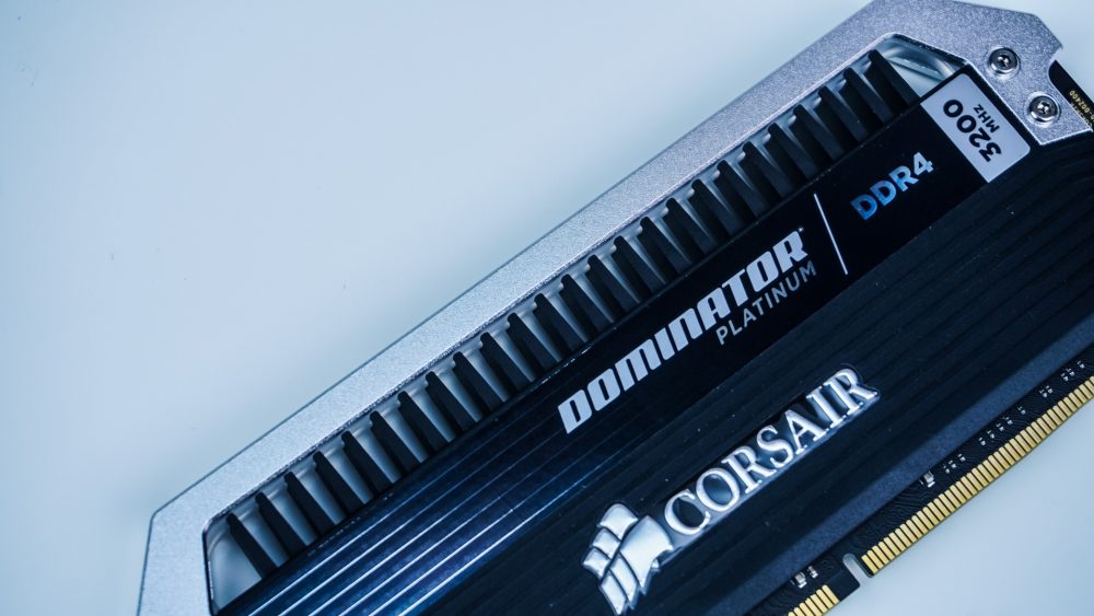 Corsair Dominator Platinum DDR4-3200 16GB Memory Kit