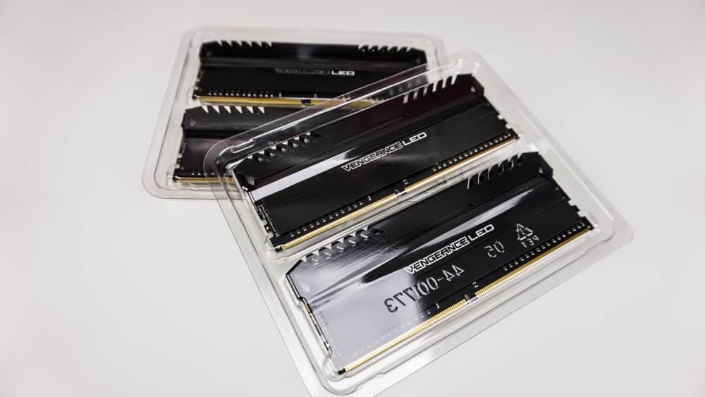 Corsair VENGEANCE LED DDR4-3200 32GB Memory Kit