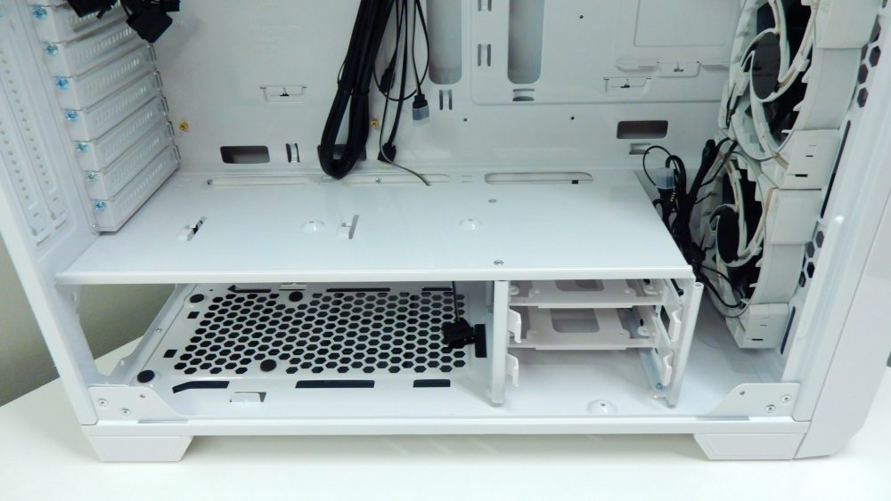 AZZA Storm6000W Interior Bottom