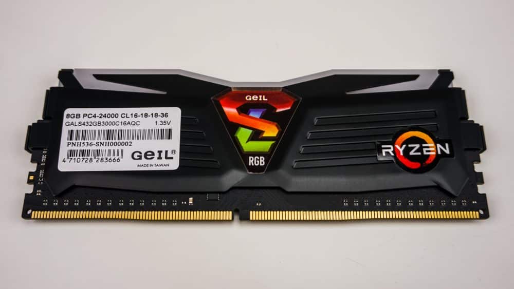 GeIL Super Luce RGB SYNC DDR4