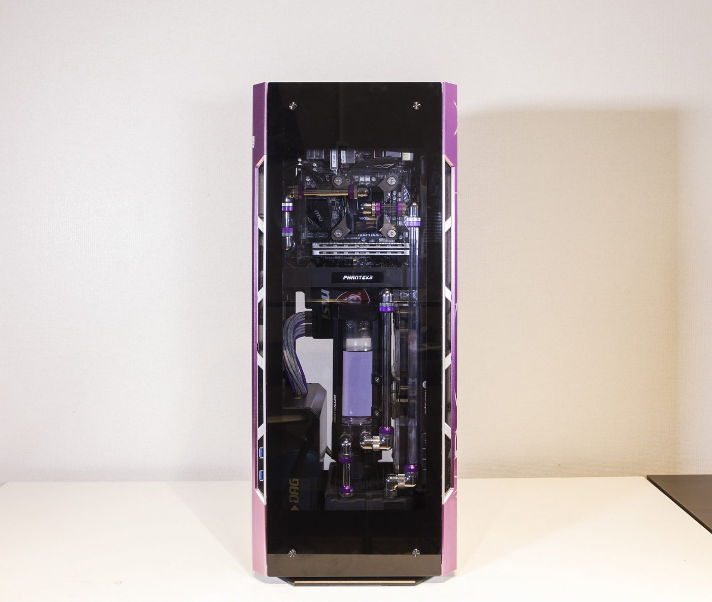 Case Mod Friday: The Alien Universe | ThinkComputers.org