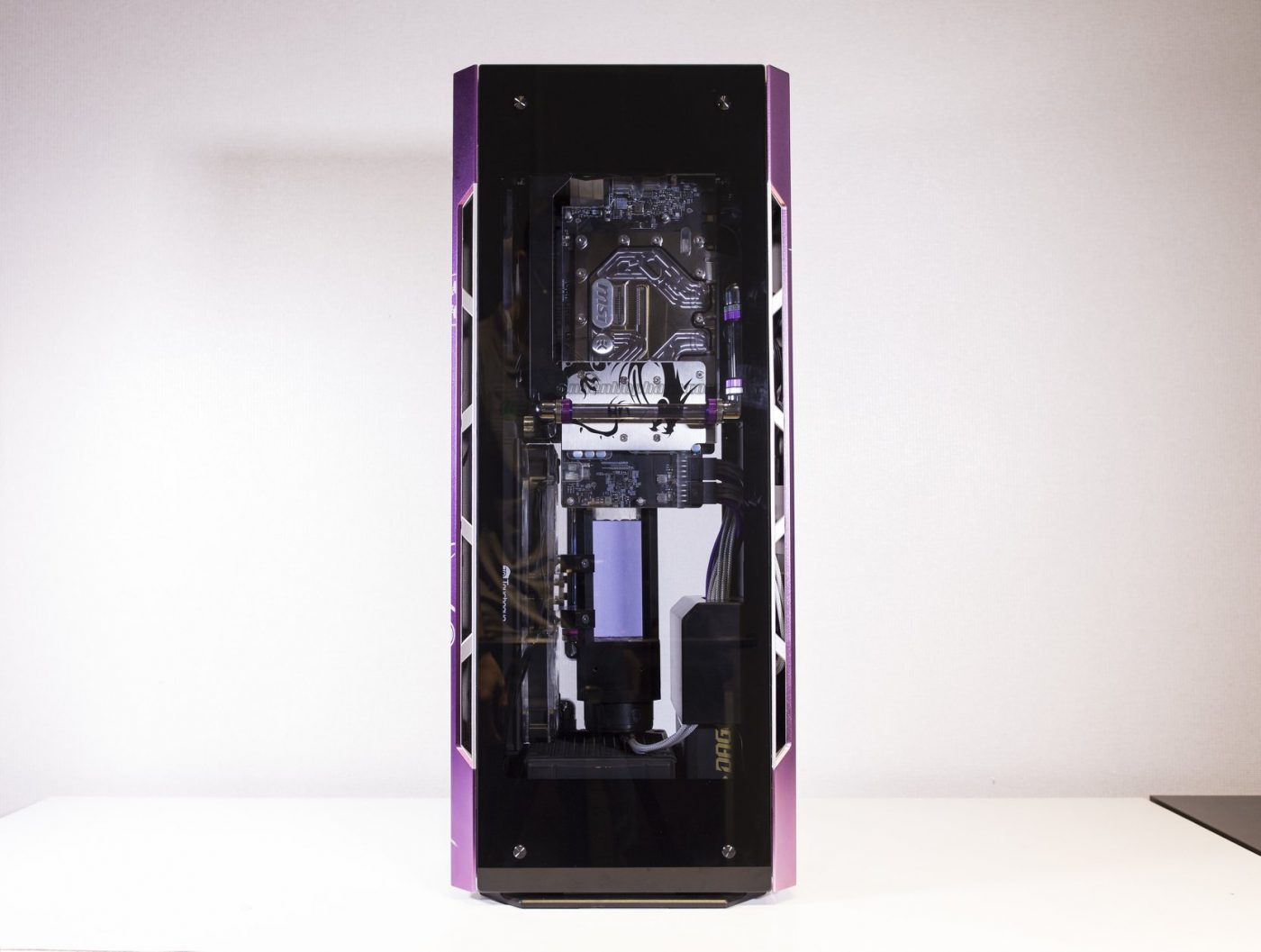 Case Mod Friday: The Alien Universe | ThinkComputers.org