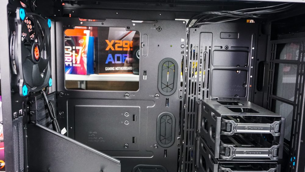 Thermaltake View 71 Tempered Glass