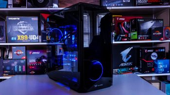 Thermaltake View 71 Tempered Glass
