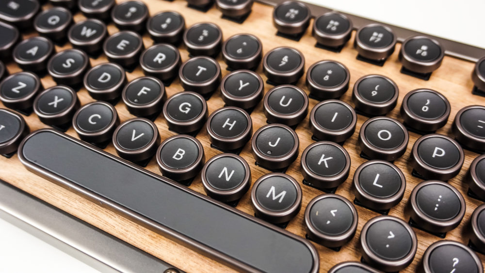 AZIO Retro Classic Elwood Keyboard