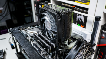 Cooler Master Hyper 212 RGB Black Edition CPU Cooler Installation