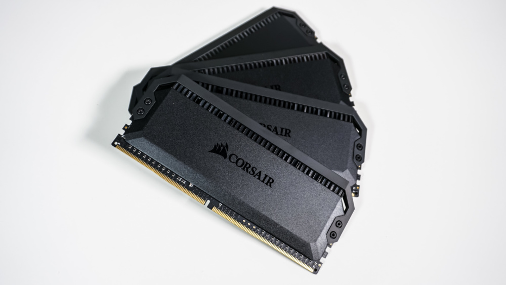 Corsair Dominator Platinum RGB DDR4-3200 32GB Memory Kit