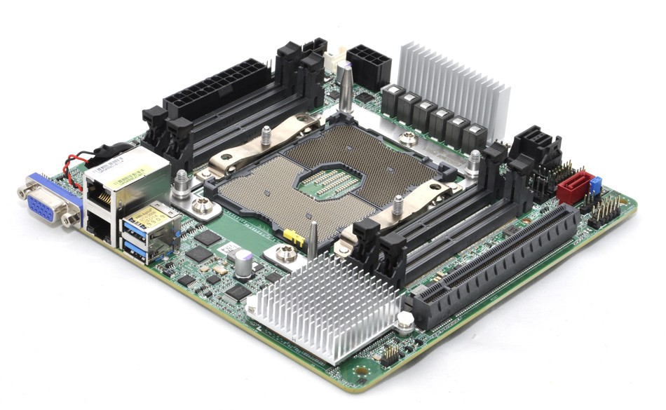 Asrock EPC621D4I 2M view 1