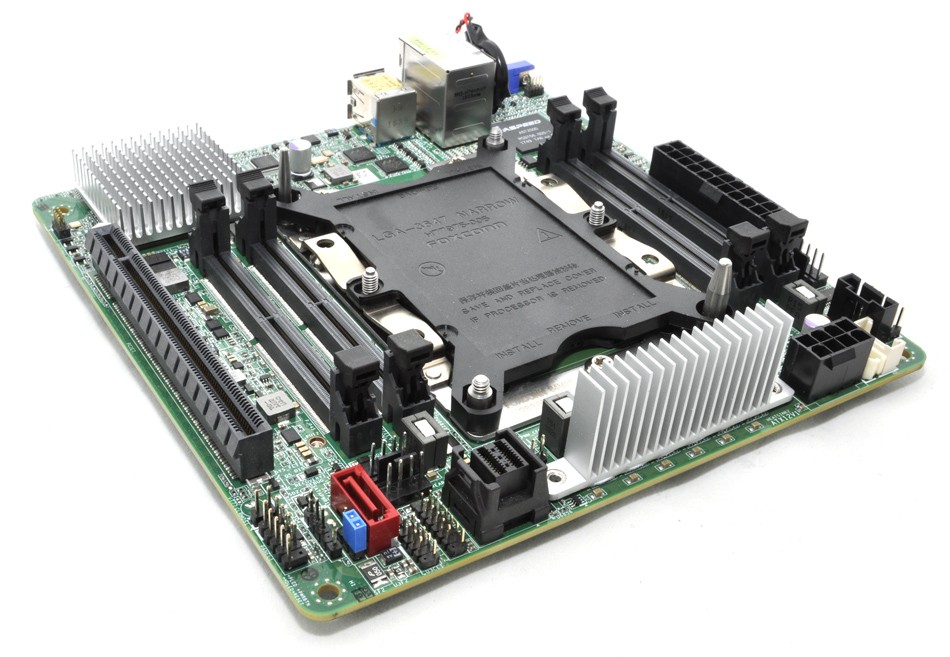 Asrock EPC621D4I 2M view 6