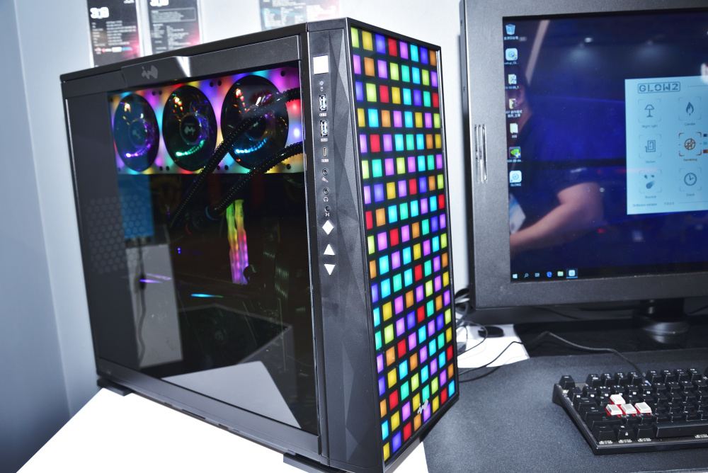 COMPUTEX 2019 InWin 21