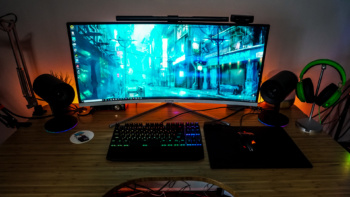 NZXT HUE 2 Ambient RGB Lighting Kit