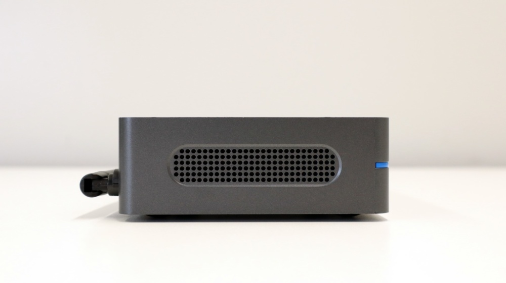 Azulle Byte3 Fanless Mini Desktop PC
