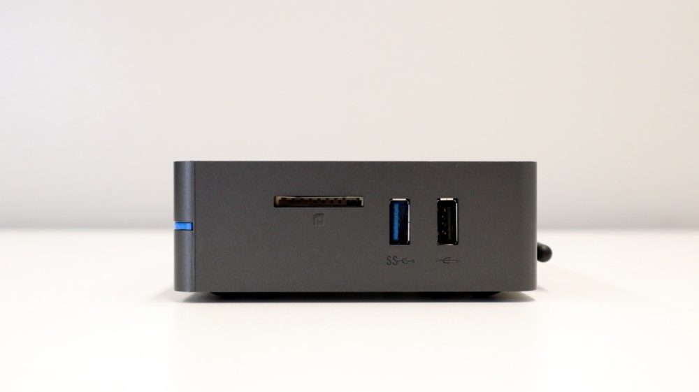 Azulle Byte3 Fanless Mini Desktop PC