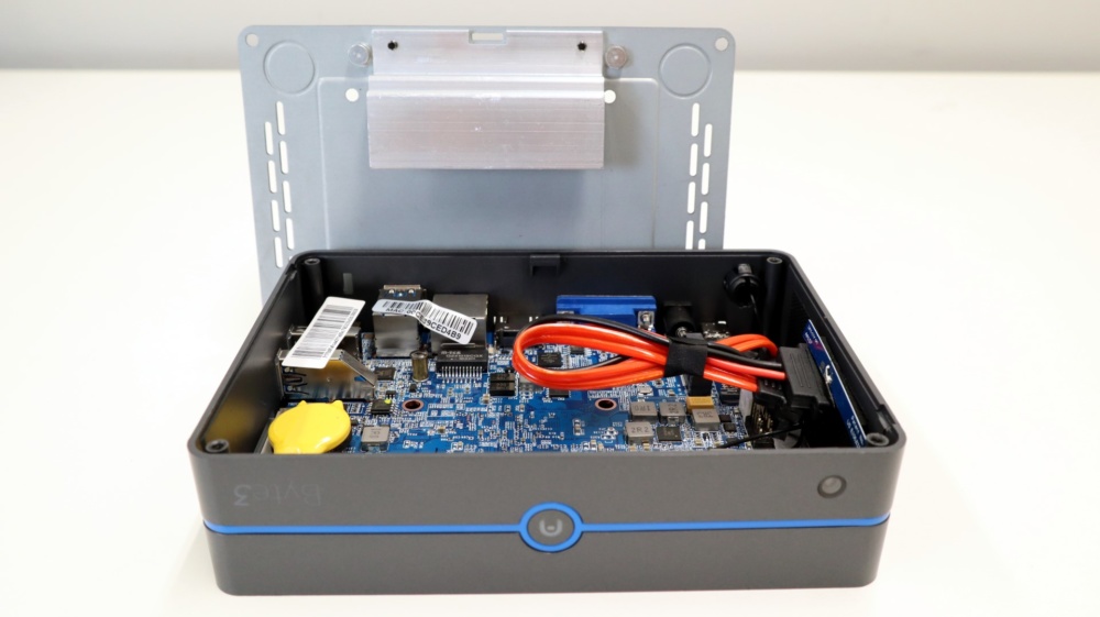 Azulle Byte3 Fanless Mini Desktop PC