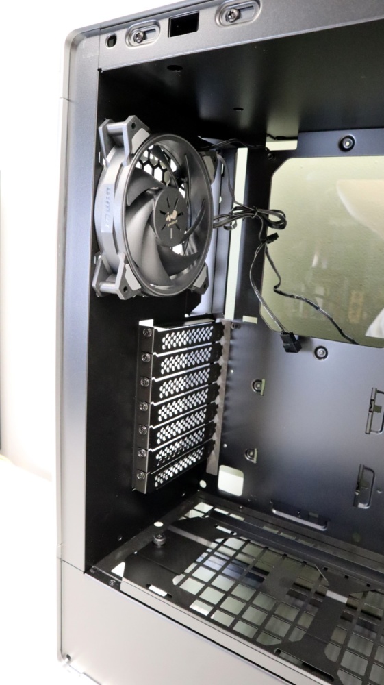 InWin 905