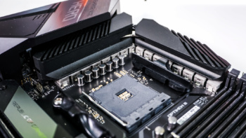 ASUS ROG Crosshair VIII Hero (WiFi) Motherboard