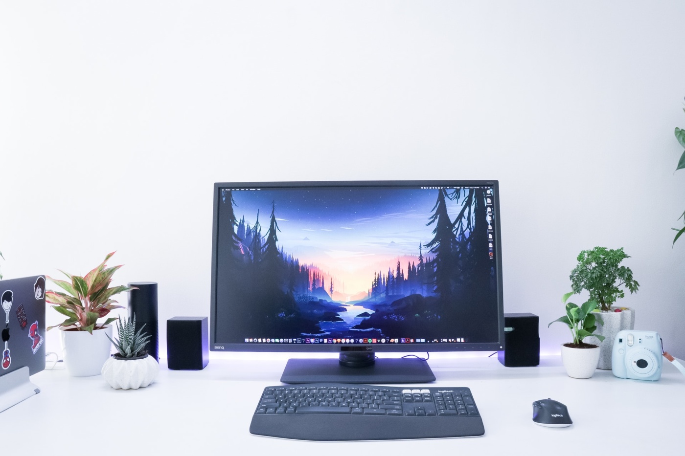 turned on black flat screen computer monitor and keyboard 2585916