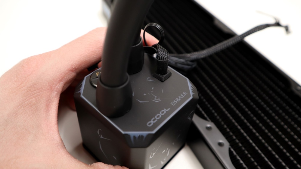 Alphacool_Eisbaer_Aurora_360_AIO