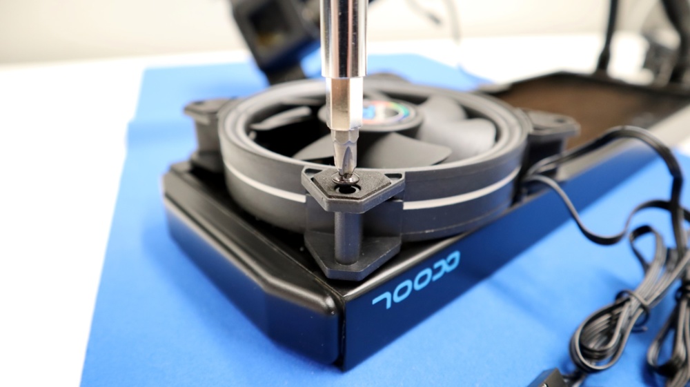 Alphacool_Eisbaer_Aurora_360_AIO