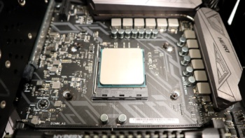 Alphacool_Eisbaer_Aurora_360_AIO