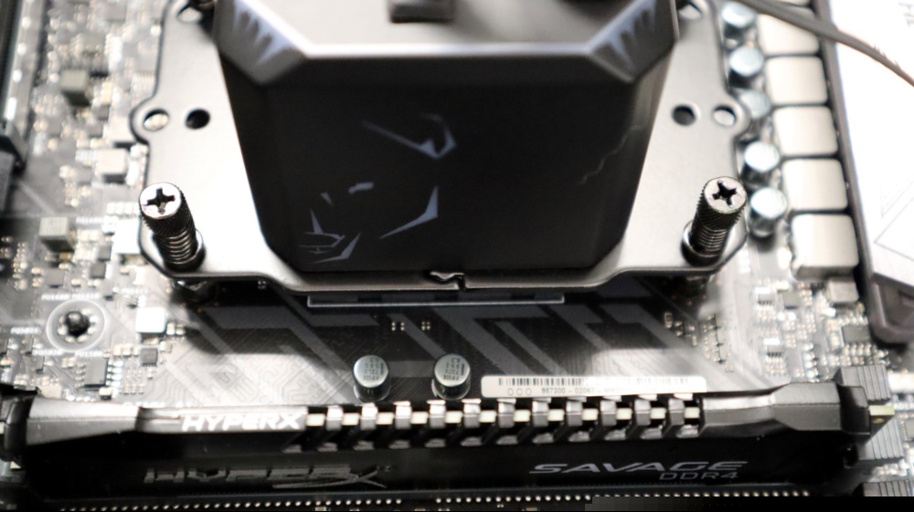 Alphacool_Eisbaer_Aurora_360_AIO