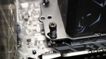 Alphacool_Eisbaer_Aurora_360_AIO