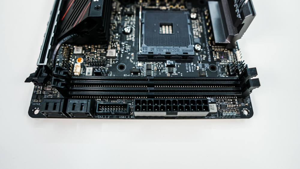 ASRock X570 Phantom Gaming-ITX/TB3 Motherboard