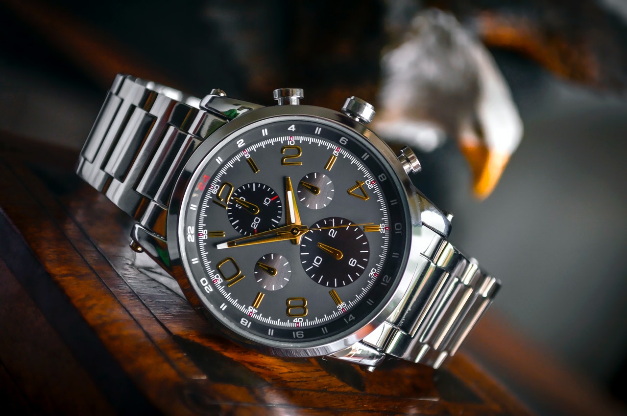 silver linked bracelet silver and black round chronograph 190819