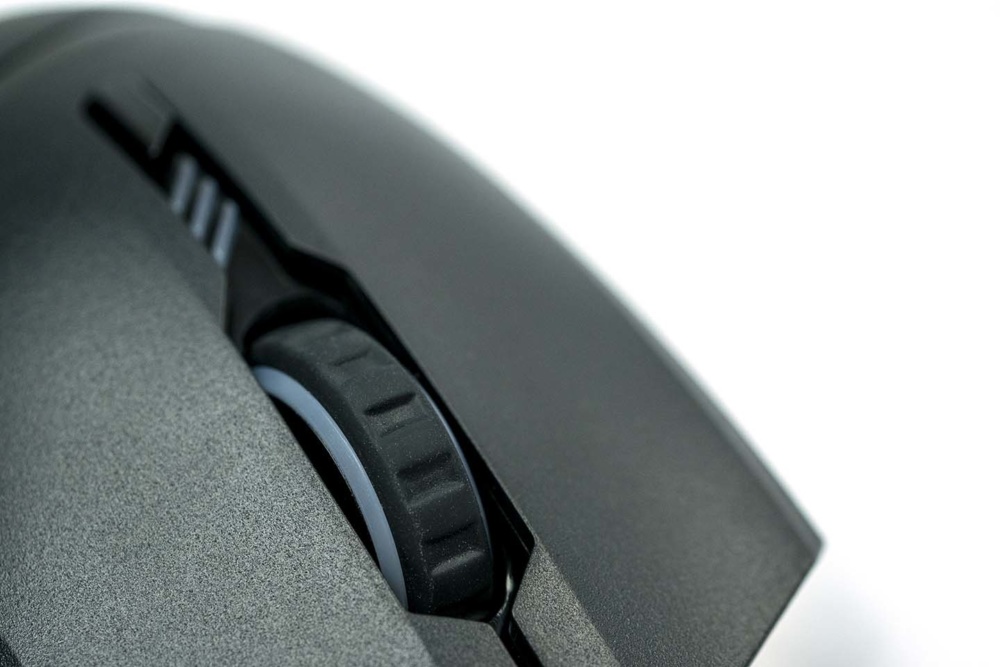 Cooler Master MM831 scroll wheel_1
